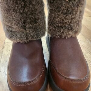 Cozy Brown Fur-Lined Boots